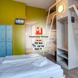 https://meininger-hotel-berlin-mitte.find-berlin-hotels.com